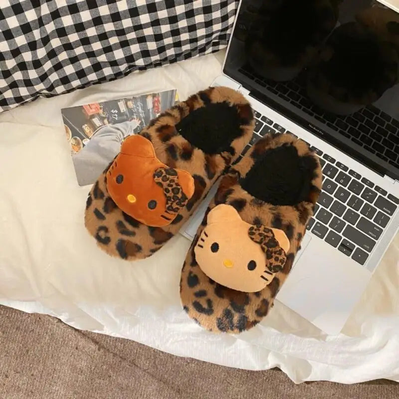 Pantufas Hello Kitty Oncinha