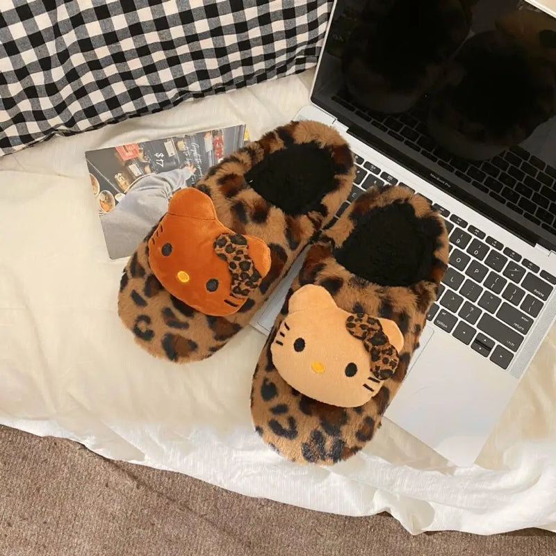 Pantufas Hello Kitty Oncinha