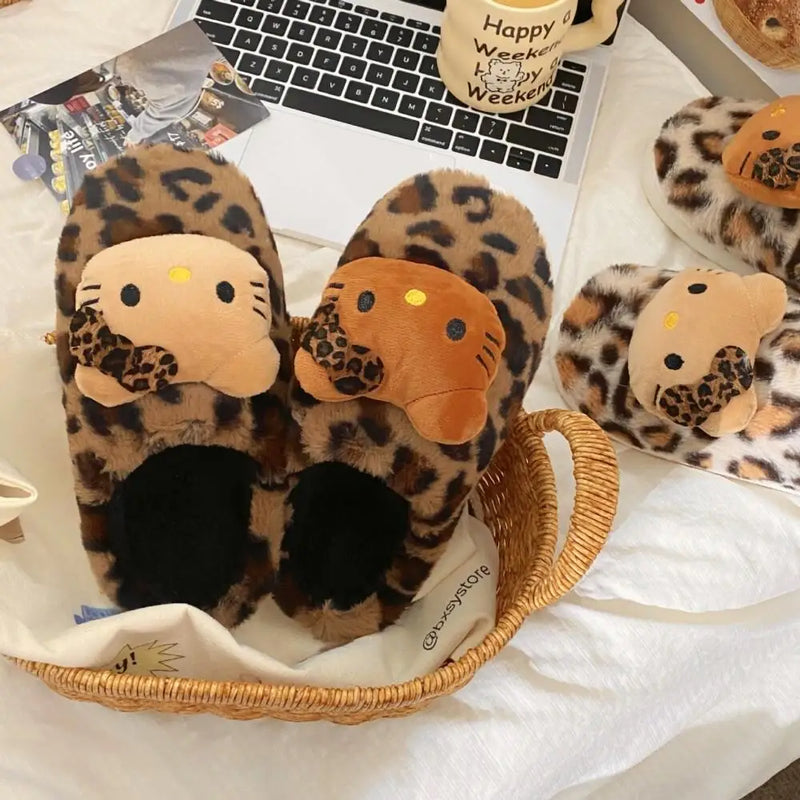 Pantufas Hello Kitty Oncinha