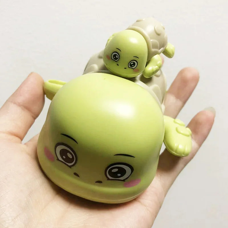 Brinquedo de Banho Infantil a Corda – Baleia, Tartaruga e Peixinho | Relógio Aquático Divertido