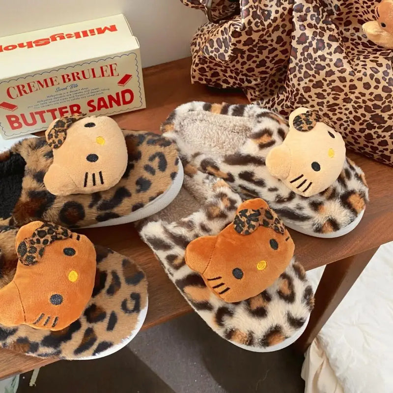 Pantufas Hello Kitty Oncinha