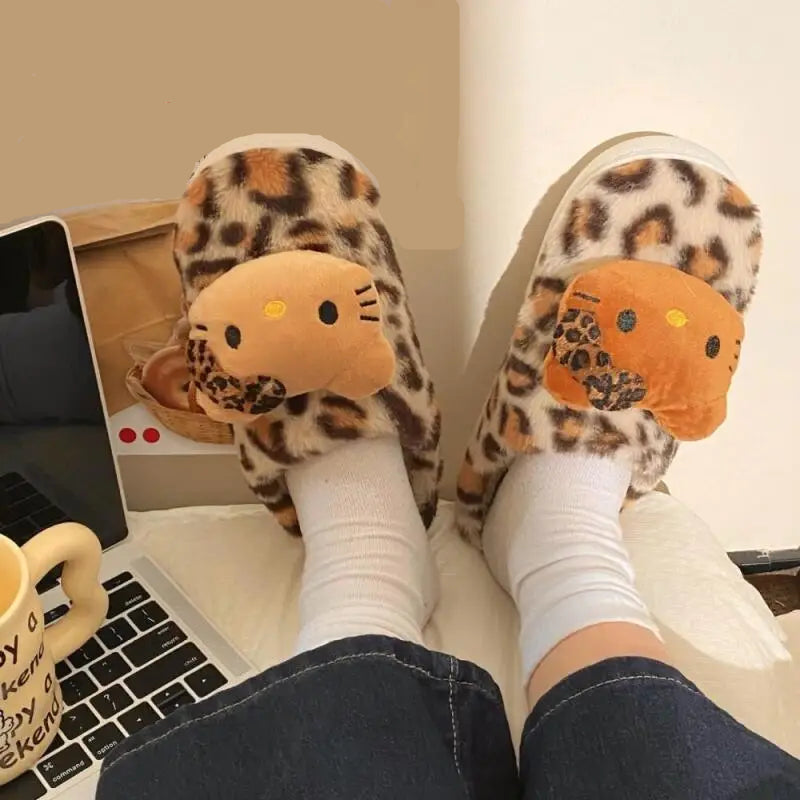 Pantufas Hello Kitty Oncinha